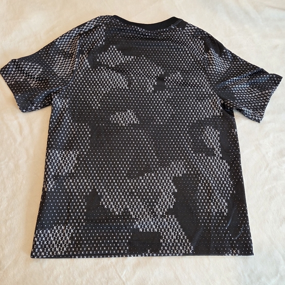 Nike Dri-FIT Kids' Black and White "NIKE" Graphic Training T-Shirt Medium New - Picture 5 of 8